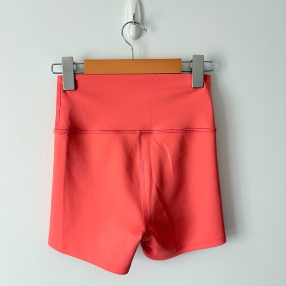 Alo Airlift Energy Short 3" Fluorescent Pink Coral Size Small - Picture 4 of 5